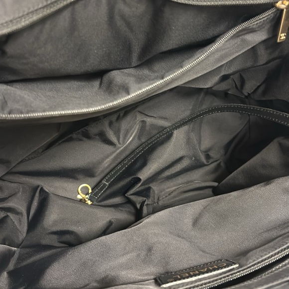 SOLD IN STORE CHANEL Travel Ligne Tote (2004-2005) - Picture 5 of 15